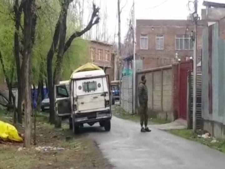 Jammu-Kashmir: कश्मीर में अलगाववादी नेता मौलवी सरजन बरकती पर कसा शिकंजा, SIA ने कई जगहों पर मारा छापा Jammu Kashmir Separatist Leader Maulvi Sarjan Barkati SIA Raided Many Places ann Jammu-Kashmir: कश्मीर में अलगाववादी नेता मौलवी सरजन बरकती पर कसा शिकंजा, SIA ने कई जगहों पर मारा छापा