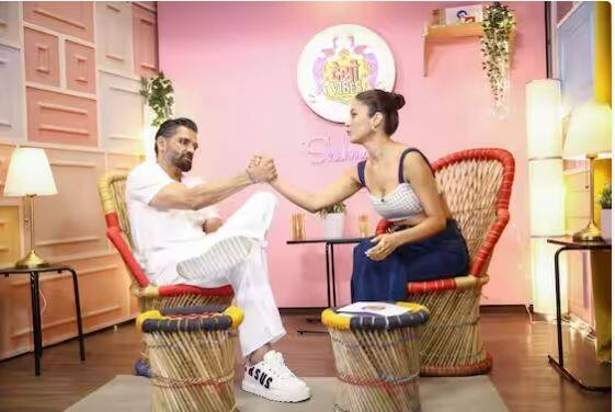 Shahnaz Gill Show: Sunil Shetty arrived for the promotion of the film on Shahnaz's show, the actress said- 'Thank you for increasing the beauty of the show'