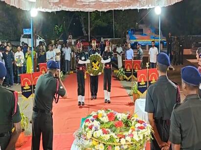 Honor event held at night The soldiers body was taken early in the morning இரவில் நடைபெற்ற மரியாதை நிகழ்வு.. சொந்த ஊருக்கு கொண்டு செல்லப்பட்டது ராணுவ வீரர் ஜெயந்தின் உடல்..