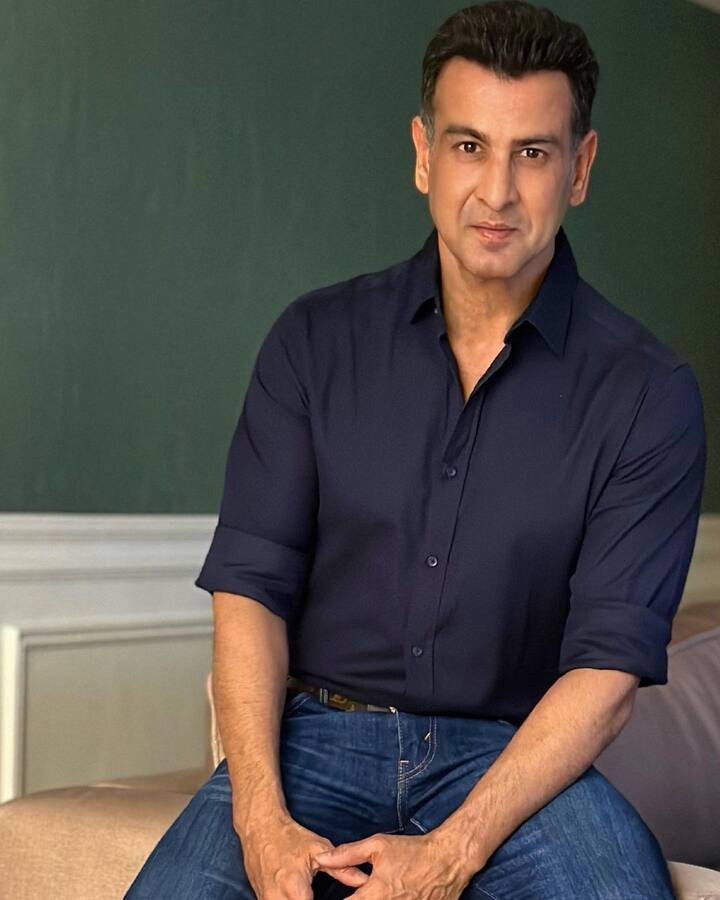 टीवी का सबसे लोकप्रिय चेहरा रोनित रॉय ने अपने करियर की शुरुआत फिल्म ‘जान तेरे नाम’ से की थी. साल 1992 में रिलीज हुई ये फ़िल्म सफल रही थी और रोनित रॉय छा गए थे.