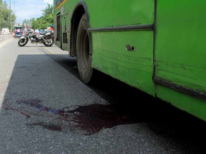 40-Year-old woman died DTC Bus Cluster Accident Scooter Delhi Narela Driver Absconding Delhi: 40-Year-Old Woman Dies After Cluster Bus Hits Her