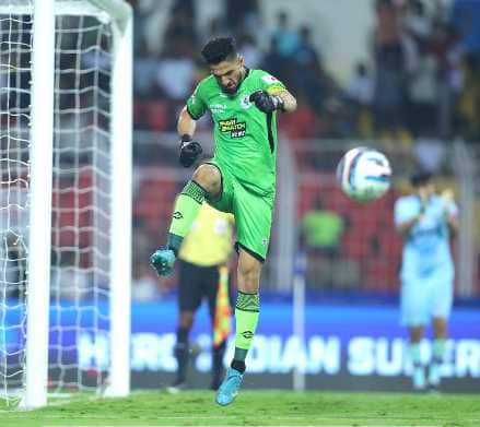 আইএসএল (ISL) চ্যাম্পিয়ন হওয়ার রাতে অবশেষে সমর্থকদের জন্য খুশির খবর দিলেন দলের অন্যতম মালিক সঞ্জীব গোয়েনকা।