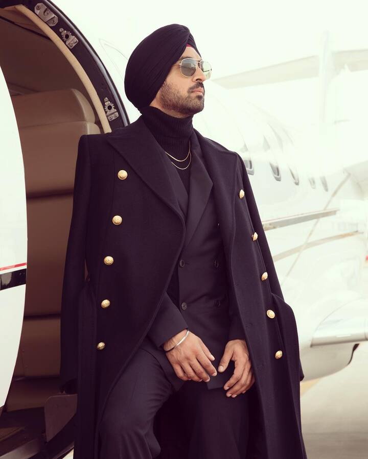 दिलजीत सिंह दोसांझ, पंजाबी और हिंदी फ़िल्म इंडस्ट्री के सुपरस्टार एवं गायक हैं .उन्होंने बहुचर्चित हिंदी फिल्म उड़ता पंजाब, सूरमा एवं ब्लॉकबस्टर पंजाबी फिल्म जट्ट एंड जूलिएट (भाग 1और 2), पंजाब 1984, सरदार जी (भाग 1 और 2), सुपर सिंह, अंबरसरीया जैसी सुपरहिट फिल्मों में भूमिका निभायी है. दिलजीत ने कई संगीत एल्बम एवं फिल्मों में गीत गाए हैं .