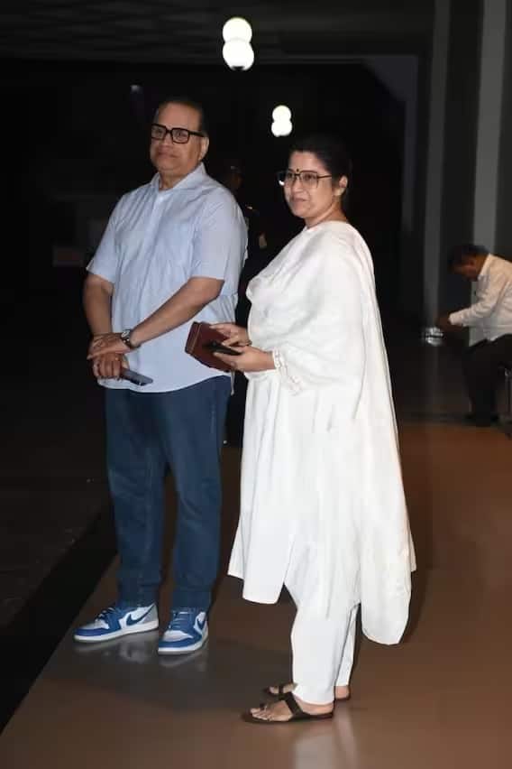 Madhuri Dixit holds prayer meeting for late mother Snehlata, Bollywood stars arrive to pay tribute Madhuri Dixit holds prayer meeting for late mother Snehlata, Bollywood stars arrive to pay tribute