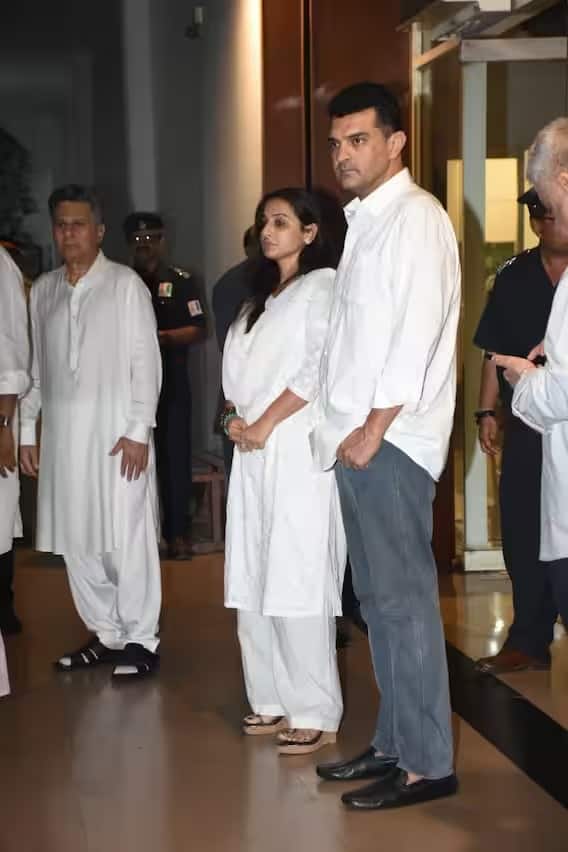Madhuri Dixit holds prayer meeting for late mother Snehlata, Bollywood stars arrive to pay tribute