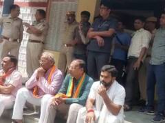 पुलिस ने दर्ज नहीं की सुखजिंदर सिंह रंधावा के खिलाफ शिकायत, कार्यकर्ताओं संग धरने पर बैठे मदन दिलावर