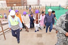 Ram Mandir: राम मंदिर का निर्माण कार्य देख भावकु हुए केशव प्रसाद मौर्य, सिर पर रखी श्रीराम लिखी हुई शिला