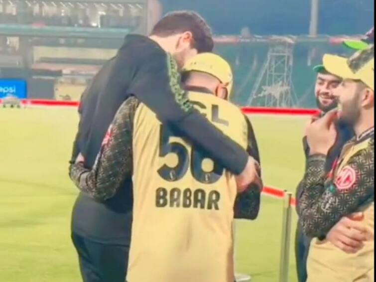 Shaheen Afridi Consoles Babar Azam After Lahore Qalandars Knock Out Peshawar Zalmi