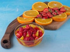 Fruit and Mint Custard Recipe: गर्मियों में हमेशा कुछ ठंडा खाने का करता है मन, तो घर पर बनाएं मिंट एंड फ्रूट कस्टर्ड