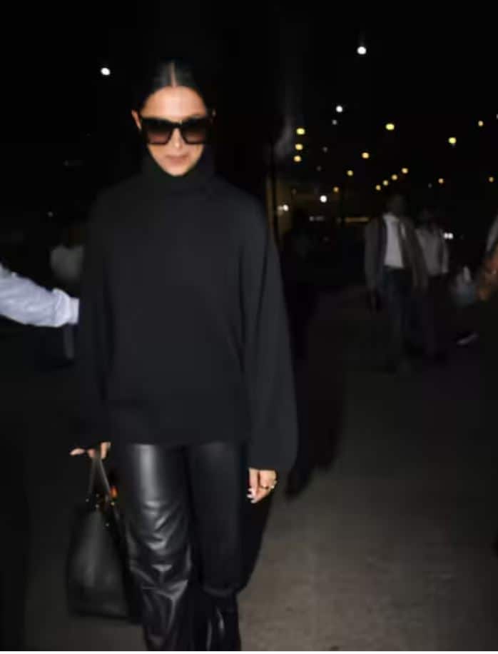 દીપિકા પાદુકોણ શુક્રવારે લોસ એન્જલસમાં 95માં એકેડેમી એવોર્ડ ફંક્શનમાં હાજરી આપીને અમેરિકાથી ભારત પરત ફરી હતી. મુંબઈ એરપોર્ટ પર પાપારાઝીએ તેને પોતાના કેમેરામાં કેદ કરી હતી. આ દરમિયાન એક્ટ્રેસ ઓલ બ્લેક લુકમાં અદભૂત લાગી રહી હતી.