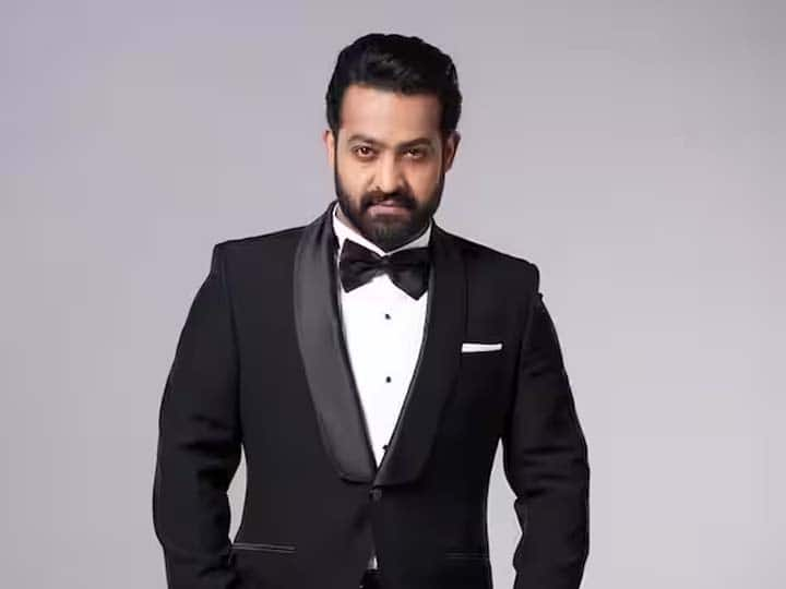 Jr NTR Video: सिक्योरिटी के बीच पीछे से आया शख्स, जूनियर एनटीआर को पकड़ा लिया और फिर...वायरल हुआ वीडियो