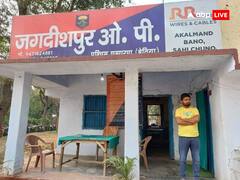 यूट्यूबर मनीष कश्यप के घर कुर्की जब्ती करने पहुंची पुलिस, डर से थाने में किया सरेंडर