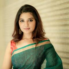 Aathmika: ’அடியே சக்கரக்கட்டி..நெஞ்சுக்குள்ள ஸ்டிக்கர ஒட்டி..’ ஆத்மிகாவின் புதிய அழகு க்ளிக்ஸ்!