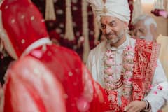 Dalljiet Kaur, Nikhil Patel Are NOW Married; First Wedding Photos Out