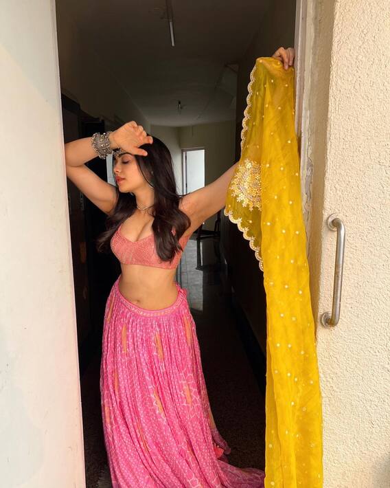 Ada Sharma: Ada Sharma shared stunning pictures on Instagram, fans were surprised to see her glamorous look Ada Sharma: Ada Sharma shared stunning pictures on Instagram, fans were surprised to see her glamorous look