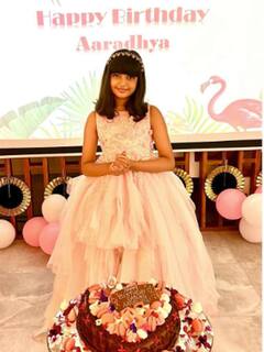 Aaradhya Bachchan Property: छोटी सी उम्र में करोड़ों की मालकिन हैं अमिताभ बच्चन की पोती, दादा गिफ्ट कर चुके हैं बगंला