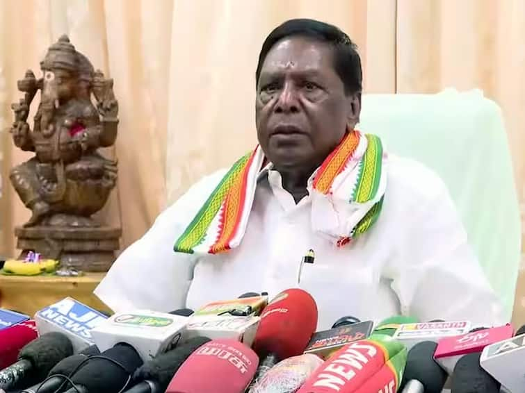 Former Chief Minister Narayanasamy Question How to give subsidy of Rs.300 per cylinder without allocation of funds நிதி ஒதுக்கீடு செய்யாமல் சிலிண்டருக்கு ரூ.300 மானியம் வழங்குவது எப்படி..? முன்னாள் முதல்வர் நாராயணசாமி கேள்வி