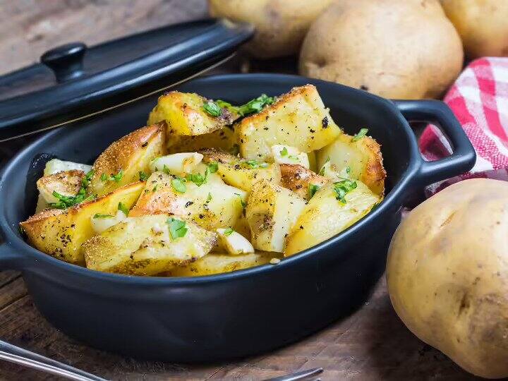 make dahi aloo sabzi without garlic and onion Navratri Special: बिना लहसुन प्याज के बनाएं ये स्पेशल दही आलू की सब्जी...ताउम्र नहीं भूलेंगे इसका स्वाद