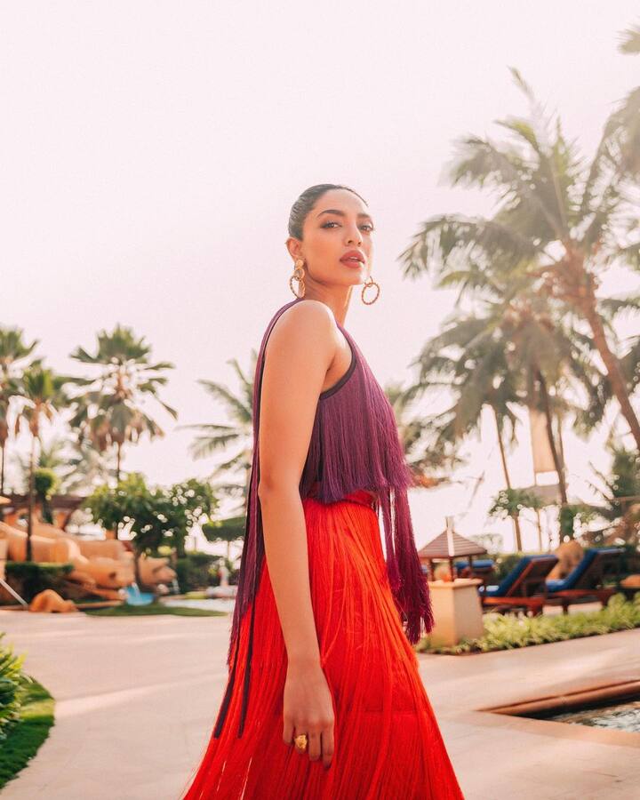 On the work front, she was last seen in 'The Night Manager' alongside Aditya Roy Kapur and Anil Kapoor. (Image Source: Instagram)