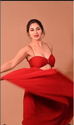 Nikita Dutta Photos: 'કબીર સિંહ' ફેમ નિકિતા દત્તાએ ડીપનેક ડ્રેસમાં બતાવ્યો બોલ્ડ લુ