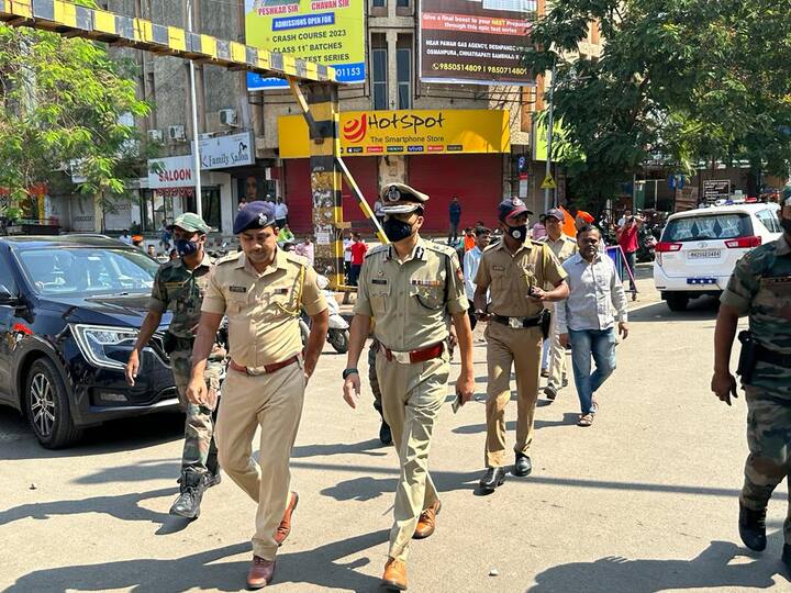 विशेष म्हणजे स्वतः पोलीस आयुक्त निखील गुप्ता मोर्च्यास्थळी परिस्थितीवर लक्ष ठेवून आहे.