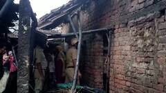 বিধ্বংসী আগুনে সর্বস্বান্ত পরিযায়ী শ্রমিকের পরিবার, পুড়ে ছাই বাড়ি-আসবাব-টাকা