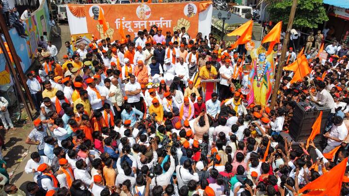 पुढे जालना रोडवरून निराला बाजार मार्गे हा मोर्चा औरंगपुऱ्यातील फुले चौकात जाऊन पोहचला होता.