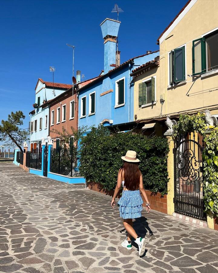 જ્યારે પણ અભિનેત્રી ઈન્સ્ટાગ્રામ પર તેની તસવીરો શેર કરે છે, ત્યારે તે ઈન્ટરનેટનું તાપમાન વધારી દે છે.