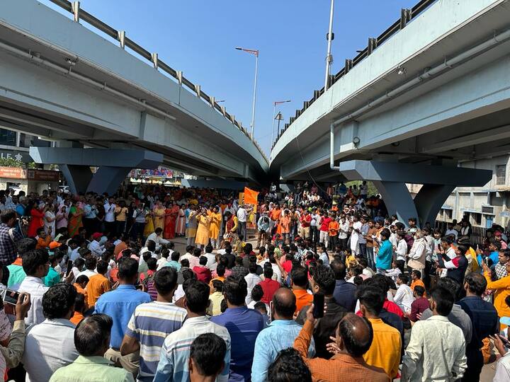 दरम्यान साडेअकरा वाजता या हिंदू जनगर्जना मोर्चा सुरु झाला आहे.