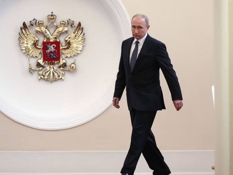 Vladimir Putin Visits Russian-Occupied Mariupol Crimea After ICC Arrest Warrant Know Details Putin Visits Mariupol: రష్యా ఆక్రమిత మరియుపోల్‌లో పర్యటించిన పుతిన్, దేనికి సంకేతం?