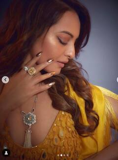 Sonakshi Sinha: ਸੋਨਾਕਸ਼ੀ ਨੇ ਇੰਡੋ-ਵੈਸਟਰਨ ਪਹਿਰਾਵੇ 'ਚ ਦਿਖਾਇਆ ਗਲੈਮਰਸ ਅਵਤਾਰ, ਹੌਟਨੈੱਸ 'ਤੇ ਦਿਲ ਹਾਰ ਗਏ ਫੈਨਜ਼