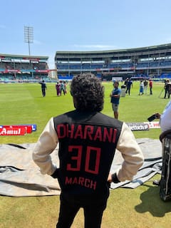 సునీల్ గవాస్కర్, ఆరోన్ ఫించ్‌ల ముందు నాని బ్యాటింగ్ - వైజాగ్ మ్యాచ్‌లో నేచురల్ స్టార్!