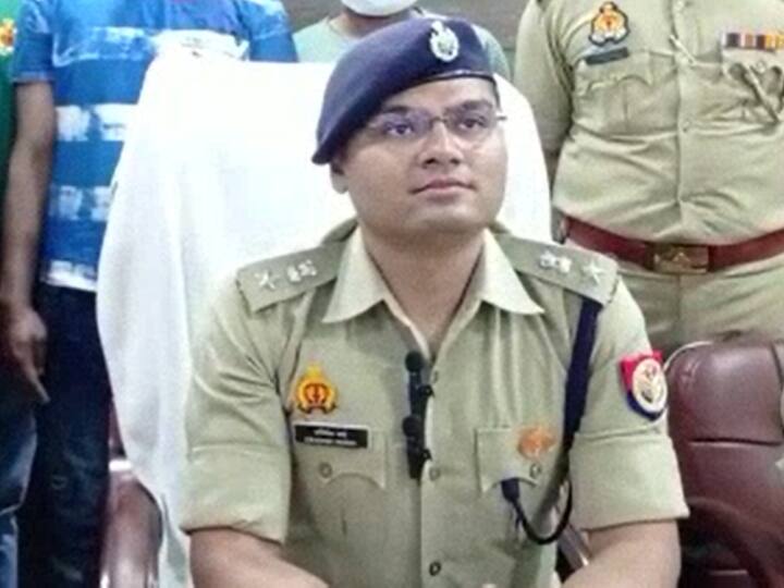 Hapur SP Abhishek Verma Extortion call and death threat Police Registered Case Against Accused ANN Hapur News: '...नहीं तो परिवार को जलाकर मारूंगा', हापुड़ के एसपी से मांगी 10 लाख की रंगदारी