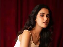 Priyanka Mohan Photos: ఎవరి కాల్ కోసం ఎదురుచూస్తున్నావు ప్రియాంక!