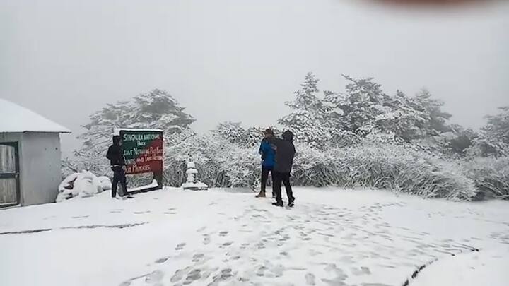 Darjeeling Weather: দার্জিলিং শহর, লাগোয়া এলাকা এবং পাহাড়ের নানা কোণে ছিটেফোঁটা থেকে মাঝারি বৃষ্টিপাত হয়েছে।