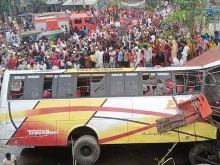 Dhaka-bound bus accident operated by Emad Paribahan 17 killed, 30 injured in Bangladesh Madaripur బంగ్లాదేశ్‌లో ఘోర రోడ్డు ప్రమాదం, అదుపు తప్పి లోయలో పడిన బస్సు - 17 మంది మృతి
