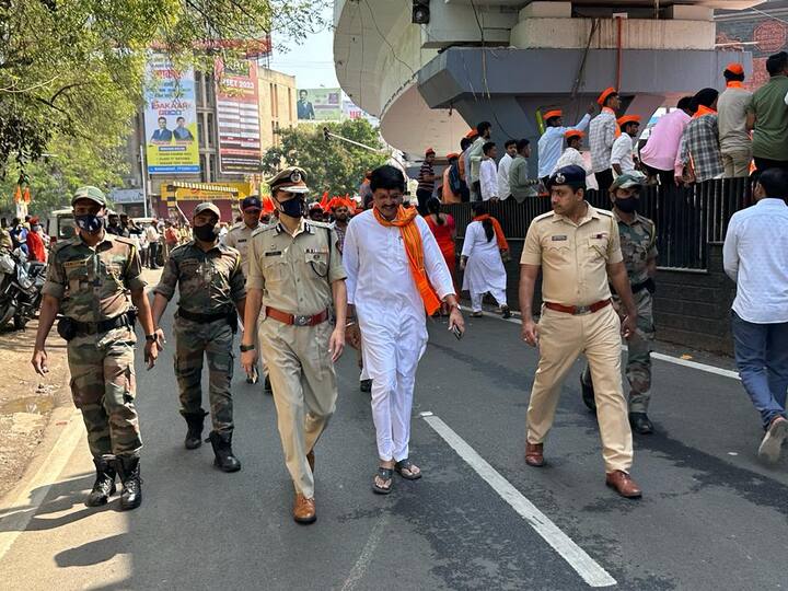 शहरातील क्रांती चौक येथून निराला बाजार मार्गे महात्मा ज्योतीबा फुले चौकापर्यंत मोर्चा निघणार आहे.