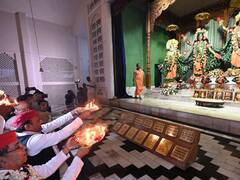 IN Pics: चैतन्य महाप्रभु की शरण में पहुंचे अखिलेश यादव, इस्कॉन मंदिर में किए दर्शन