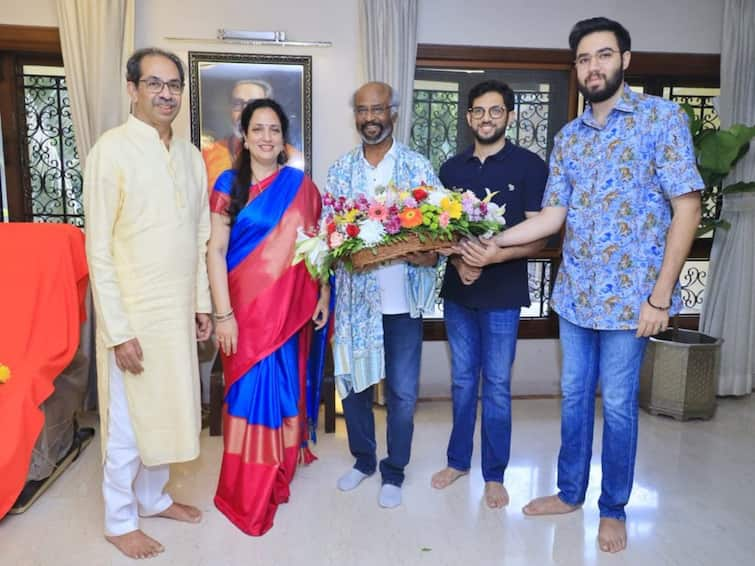 Actor Rajinikanth Meets Former Maharashtra CM Uddhav Thackeray at his Mumbai residence Rajinikanth Meets Uddhav Thackeray: உத்தவ் தாக்கரே இல்லத்துக்கு திடீர் விசிட் அடித்த நடிகர் ரஜினிகாந்த்..!