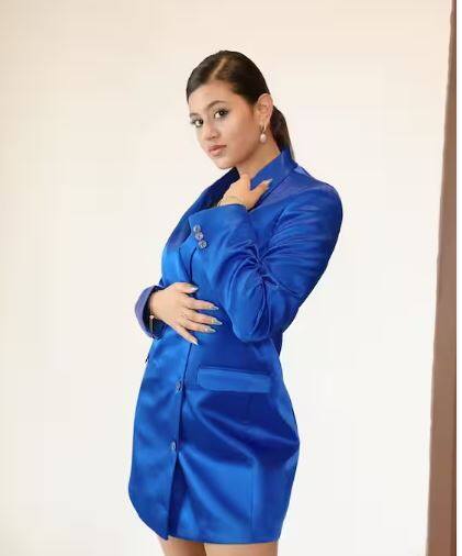 ਕੱਚਾ ਬਦਮ ਫੇਮ ਗਰਲ ਅੰਜਲੀ ਅਰੋੜਾ ਸੋਸ਼ਲ ਮੀਡੀਆ 'ਤੇ ਕਾਫੀ ਐਕਟਿਵ ਰਹਿੰਦੀ ਹੈ। ਅਭਿਨੇਤਰੀ ਆਪਣੇ ਪ੍ਰਸ਼ੰਸਕਾਂ ਲਈ ਇੰਸਟਾਗ੍ਰਾਮ 'ਤੇ ਤਸਵੀਰਾਂ ਸ਼ੇਅਰ ਕਰਦੀ ਰਹਿੰਦੀ ਹੈ, ਜਿਸ ਨੂੰ ਪ੍ਰਸ਼ੰਸਕ ਕਾਫੀ ਪਸੰਦ ਕਰਦੇ ਹਨ।