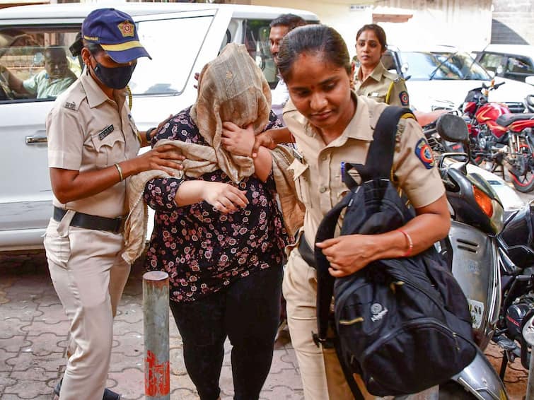 Mumbai Designer Aniksha Jaisinghani Sent To 4-Day Police Custody Bribery Case Till March 21 Devendra Fadnavis Wife Amruta Fadnavis Police