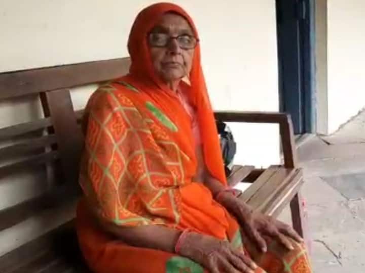 Accusation of a elderly woman of Khandwa Grandson sent to jail after refuse to withdraw complaint on CM helpline ANN MP News: बुजुर्ग महिला का आरोप- सीएम हेल्पलाइन पर शिकायत वापस न लेने पर नाती को भेजा जेल