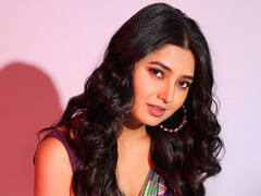 Prajaktta Mali:   प्रेम की करिअर? प्राजक्ता म्हणते...