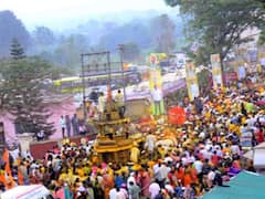 श्रीक्षेत्र आदमापुरात भंडाऱ्याची मुक्त उधळण; 'बाळूमामाच्या नावानं चांगभलं'च्या जयघोषात बाळूमामांचा रथोत्सव सोहळा उत्साहात