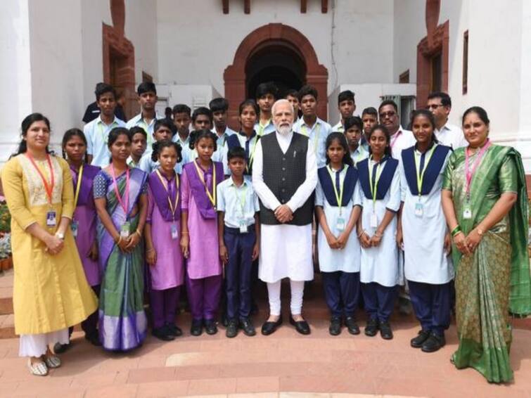 AP Students With PM Modi : AP Students who met Prime Minister Modi in Delhi, Prime Minister suggested that they should like to study instead of working hard!