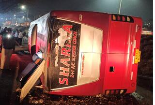 Pune Accident News : पुण्यात चांदणी चौकातात भीषण अपघात; बस थेट 15 फूट खाली कोसळली अन्...