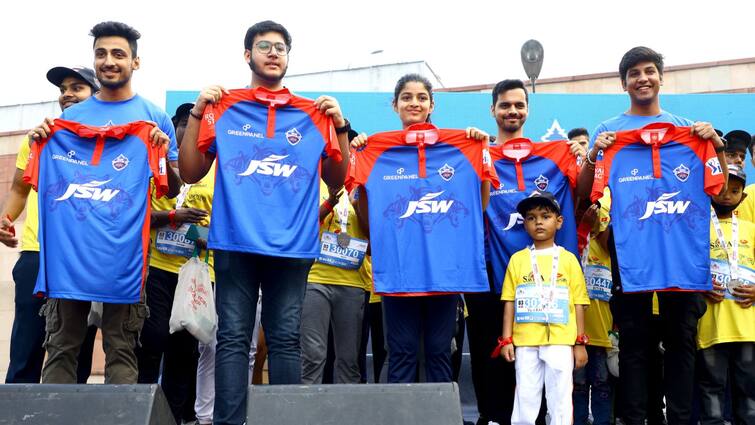 IPL 2023: Delhi Capitals unveil their new jersey for the upcoming season IPL 2023: আসন্ন আইপিএল মরসুমের জন্য নতুন জার্সি প্রকাশ্যে আনল দিল্লি ক্যাপিটালস