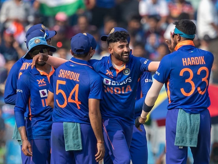 IND vs AUS 2nd ODI Visakhapatnam Rohit Sharma returns Team India and Australia Possible Playing 11 IND vs AUS 2nd ODI: रोहित शर्मा की वापसी पर किसे होना पड़ेगा बाहर? मैच से पहले जानें दोनों टीमों की प्लेइंग-11 में संभावित बदलाव