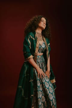 लग्जीरियस लाइफस्टाइल की झलक दिखाती है Kangana Ranaut की ट्रेडिशनल वैनिटी वैन, 65 लाख है कीमत