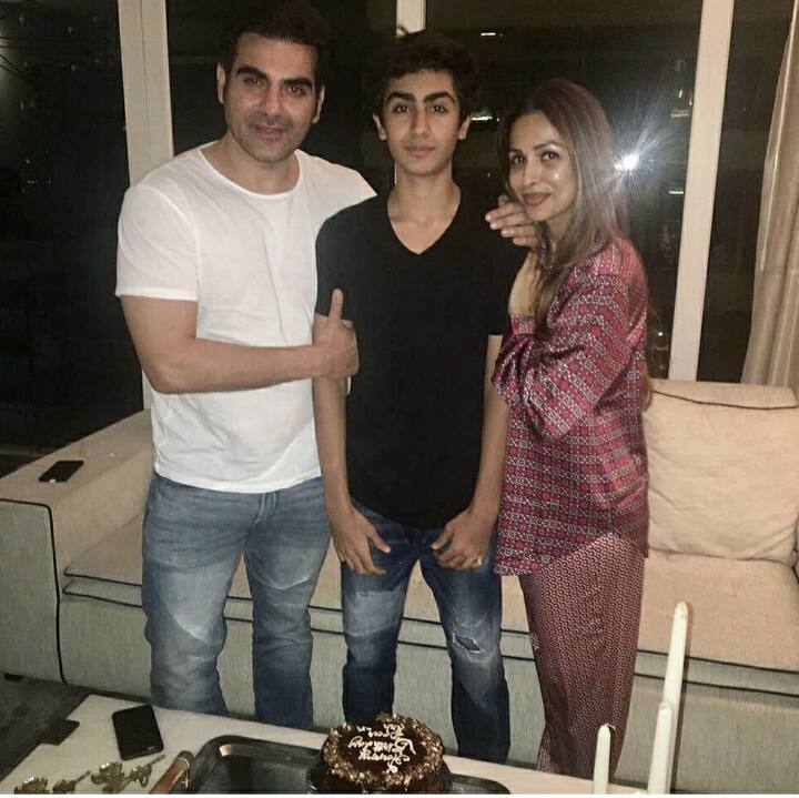 मलाइका अरोड़ा आज भी अपने बेटे के लिए एक्स हसबैंड अरबाज खान से आए दिन मुलाकात करती नजर आती हैं. बेटे की खुशी के लिए ये दोनों अक्सर फैमिली डिनर पर स्पॉट होते हैं.